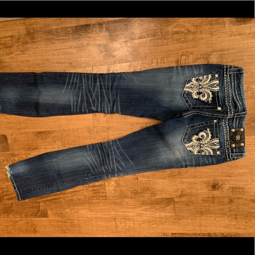 Women’s Miss Me Jeans worn 1 time Size 26